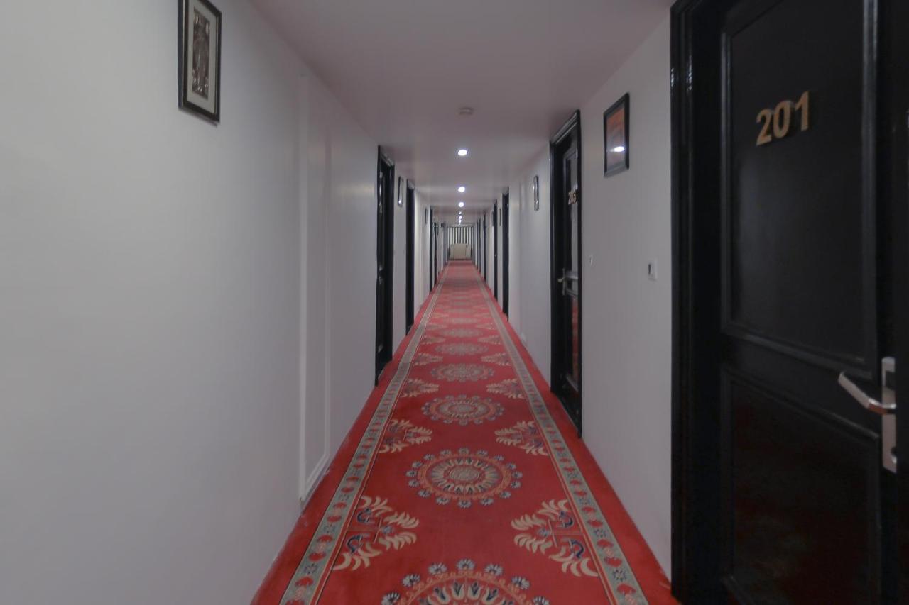 玫瑰花瓣酒店 Srīnagar 外观 照片